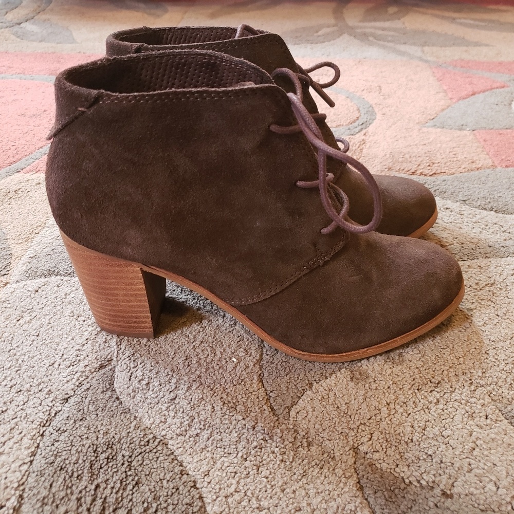 Tom's lace up bootie